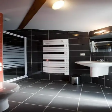 House Les Granges De Leo 1 Aston